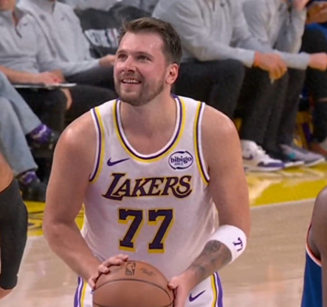 世界杯直播官网手机版-仅用500场，东契奇创造21世纪绝无仅有纪录，比詹杜科库还要快|湖人|奥斯汀-里弗斯|八村塁|纽约尼克斯队|洛杉矶湖人队_新浪体育_新浪新闻