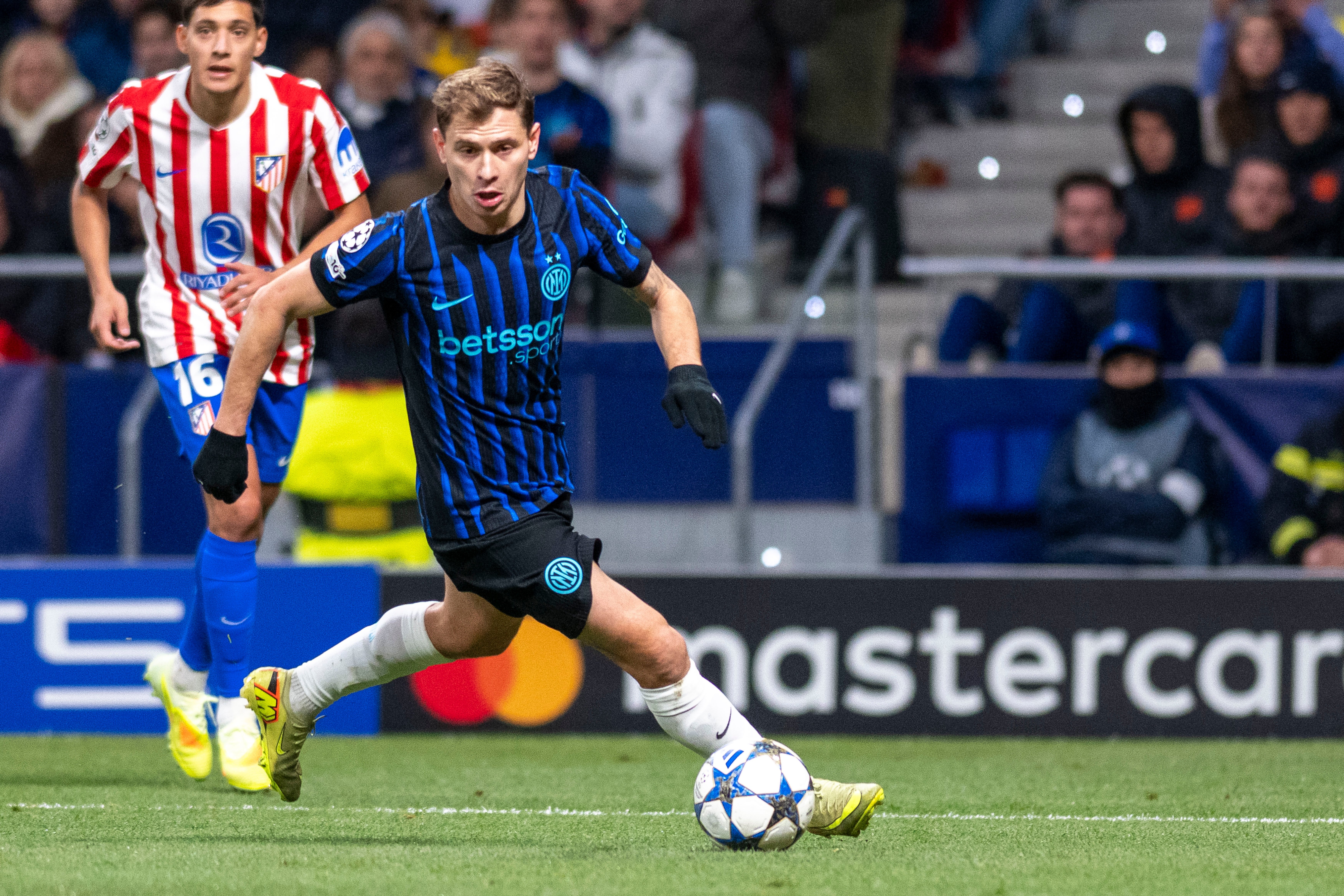 世界杯高清观看-意媒：巴雷拉肌肉疲劳，和恰20、邓弗里斯一同缺席欧冠