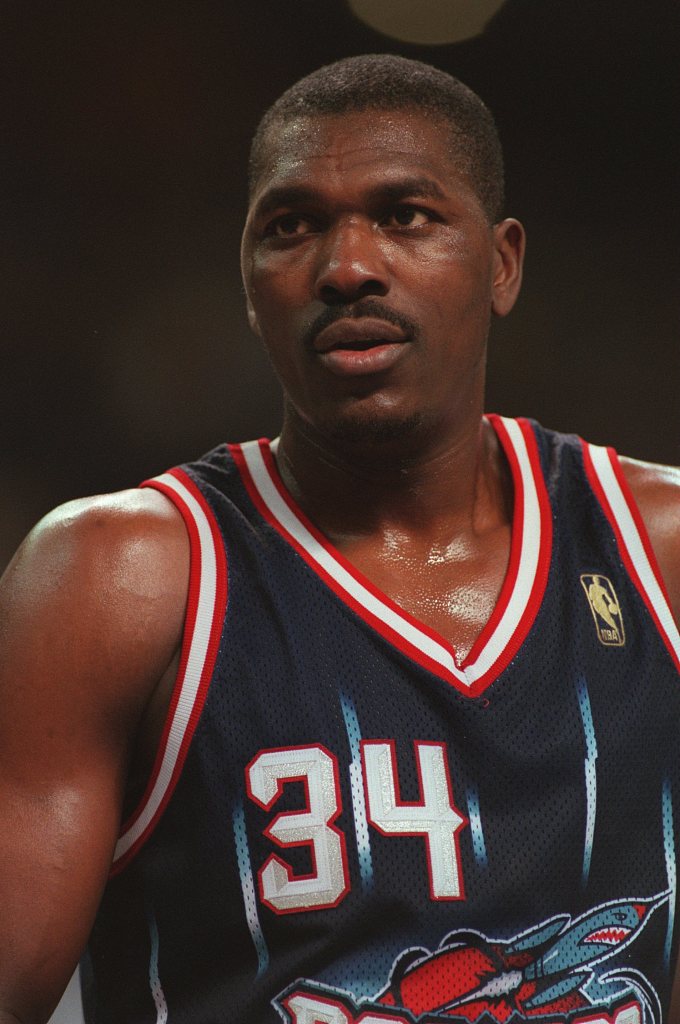 世界杯直播官网手机版-库里9000球里程碑仅第26！现役6人上榜 老詹独占鳌头冲16000大关