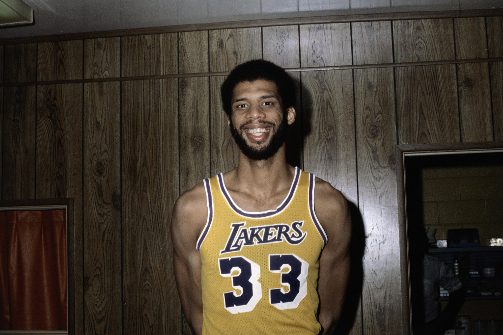 世界杯直播官网手机版-库里9000球里程碑仅第26！现役6人上榜 老詹独占鳌头冲16000大关